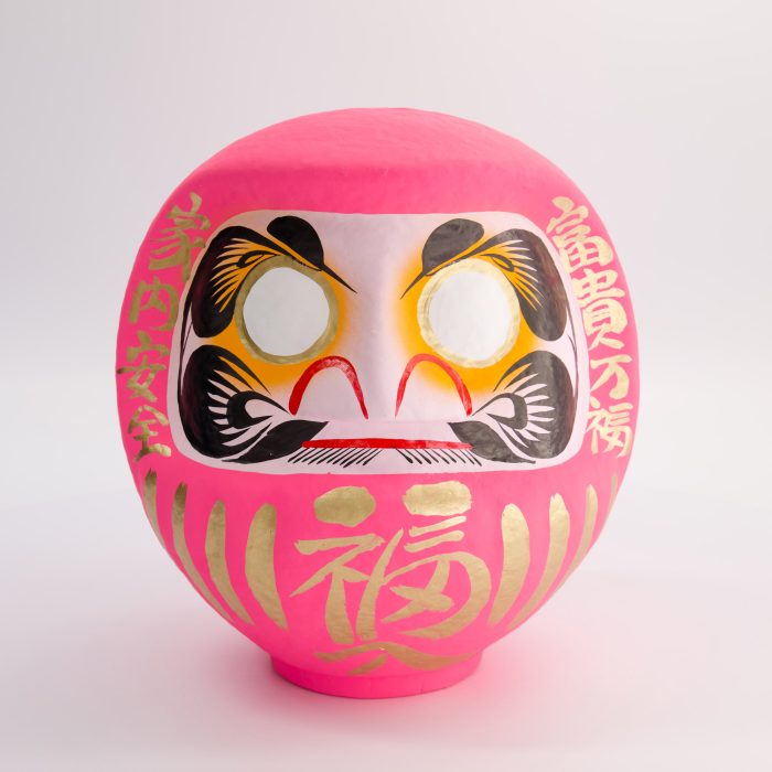 Roze Daruma pop - 25cm